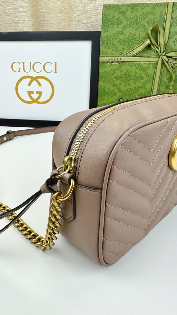 激安グッチバッグコピー着用イメージ